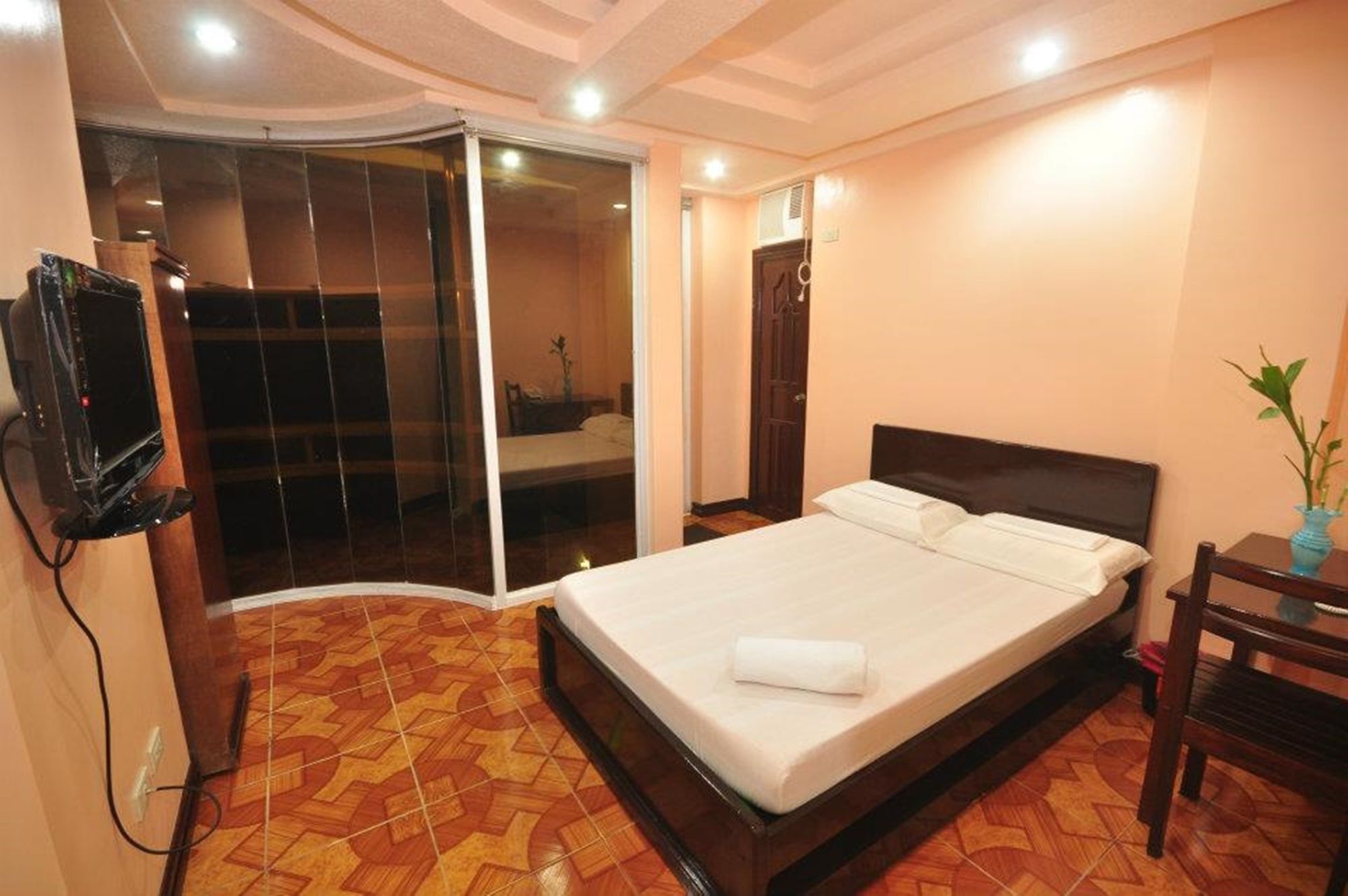 Rooms R Us - Voyagers Palace Puerto Princesa Exterior photo