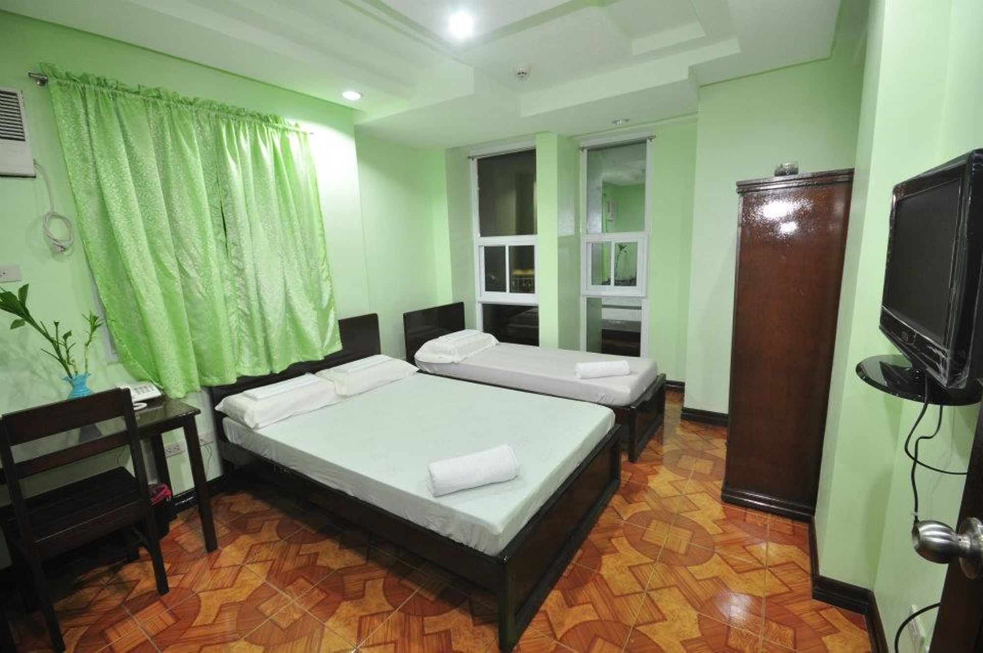 Rooms R Us - Voyagers Palace Puerto Princesa Exterior photo